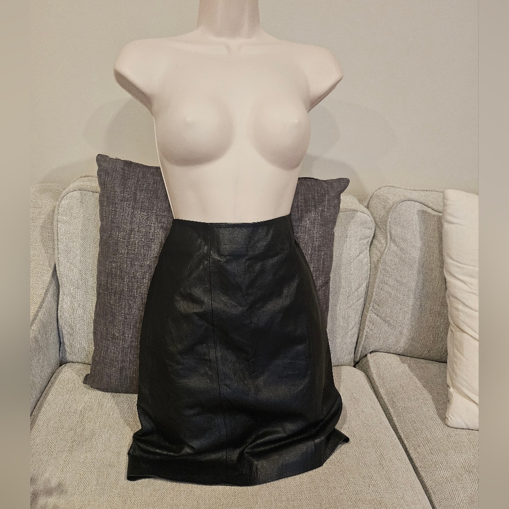 Like New Q40 Real Leather Skirt Size XS
